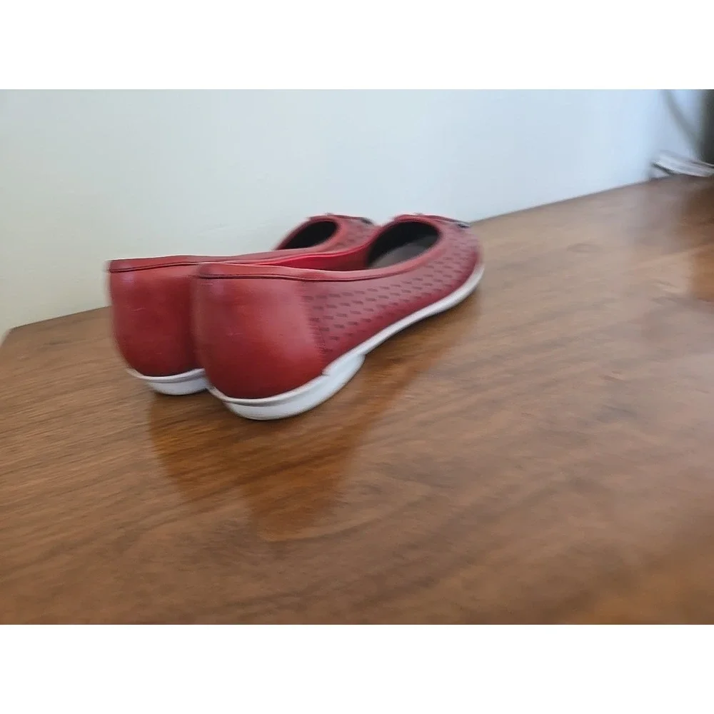 Clarks Collection Red Leather Perforated Soft Cushion Ballet Flats Womens 9